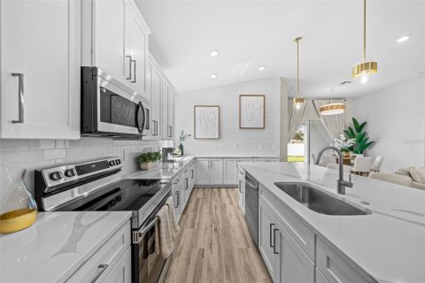 Villa ou maison à vendre à Palm Bay, Floride: 4 chambres, 181.35 m2 № 2312273 - photo 6
