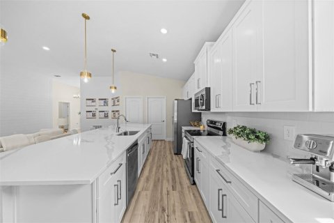Villa ou maison à vendre à Palm Bay, Floride: 4 chambres, 181.35 m2 № 2312273 - photo 7