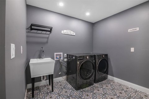 Casa en venta en Orlando, Florida, 4 dormitorios, 337.14 m2 № 2405792 - foto 21