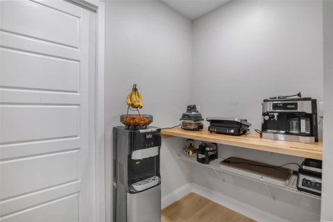 Casa en venta en Orlando, Florida, 4 dormitorios, 337.14 m2 № 2405792 - foto 22