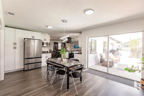 Casa en venta en North Fort Myers, Florida, 4 dormitorios, 151.24 m2 № 1816011 - foto 22