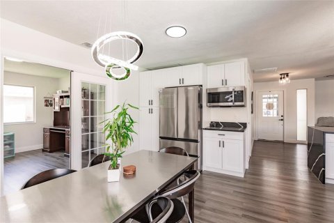 Casa en venta en North Fort Myers, Florida, 4 dormitorios, 151.24 m2 № 1816011 - foto 20