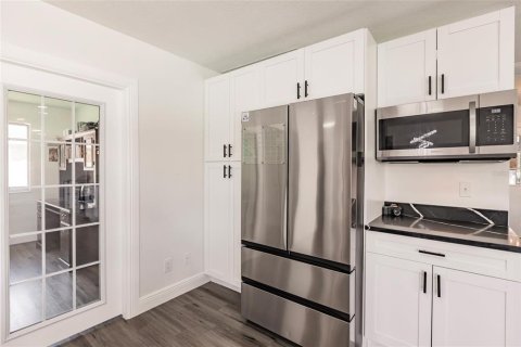 Casa en venta en North Fort Myers, Florida, 4 dormitorios, 151.24 m2 № 1816011 - foto 21