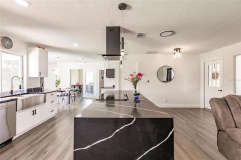Casa en venta en North Fort Myers, Florida, 4 dormitorios, 151.24 m2 № 1816011 - foto 11