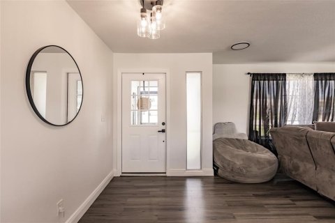 Casa en venta en North Fort Myers, Florida, 4 dormitorios, 151.24 m2 № 1816011 - foto 6
