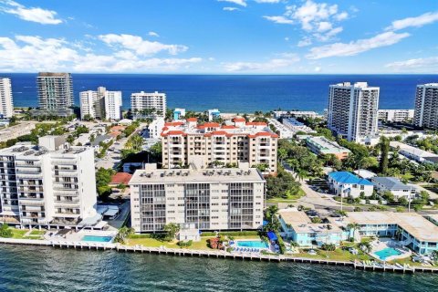 Condo à Pompano Beach, Floride, 2 chambres  № 2340580