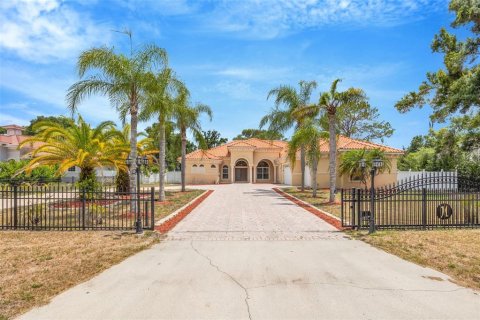 Villa ou maison à Odessa, Floride 5 chambres, 456.52 m2 № 2215163