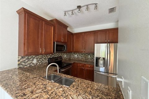 Touwnhouse à vendre à Tampa, Floride: 3 chambres, 140.38 m2 № 2285420 - photo 11