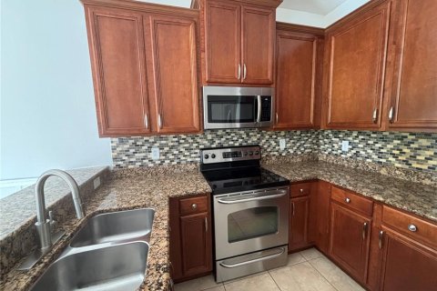 Touwnhouse à vendre à Tampa, Floride: 3 chambres, 140.38 m2 № 2285420 - photo 12