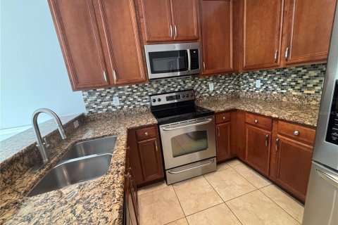 Touwnhouse à vendre à Tampa, Floride: 3 chambres, 140.38 m2 № 2285420 - photo 10