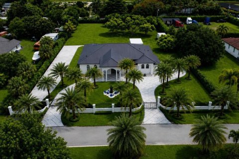 Casa en venta en Homestead, Florida, 4 dormitorios, 300.82 m2 № 2134410 - foto 4