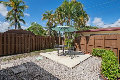 Propiedad comercial en venta en Fort Lauderdale, Florida, 161.84 m2 № 2078213 - foto 13