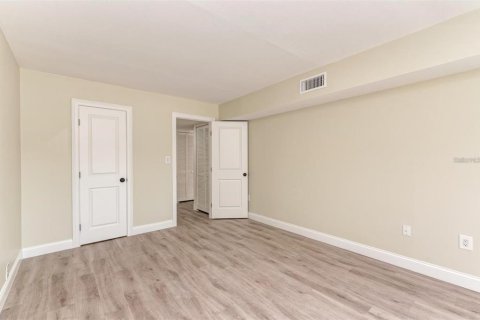 Condominio en venta en Sarasota, Florida, 1 dormitorio, 71.16 m2 № 2211914 - foto 17