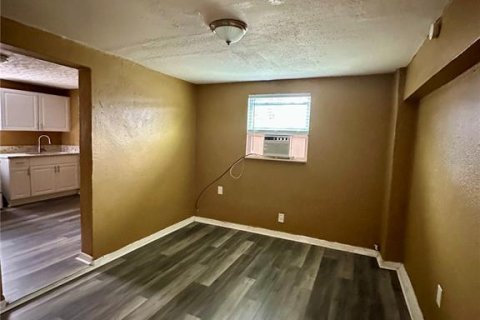 Casa en alquiler en Tampa, Florida, 3 dormitorios, 91.79 m2 № 2229375 - foto 12