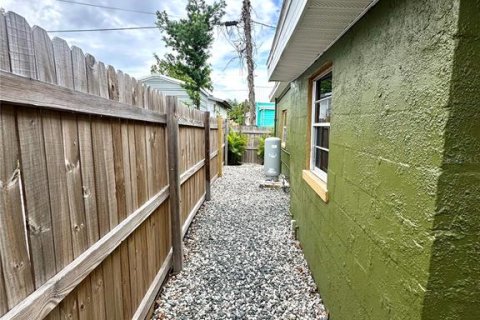 Casa en alquiler en Tampa, Florida, 3 dormitorios, 91.79 m2 № 2229375 - foto 20