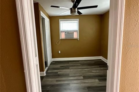 Casa en alquiler en Tampa, Florida, 3 dormitorios, 91.79 m2 № 2229375 - foto 5