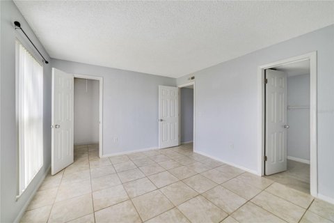 Condo in Orlando, Florida, 3 bedrooms  № 1521209 - photo 17