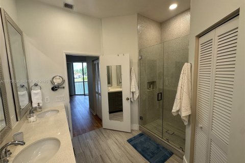 Condo in Pembroke Pines, Florida, 3 bedrooms  № 2041138 - photo 9