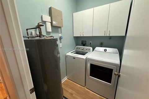 Condo in Pembroke Pines, Florida, 3 bedrooms  № 2041138 - photo 6