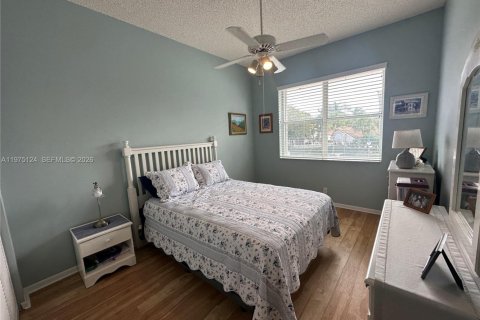 Condo in Pembroke Pines, Florida, 3 bedrooms  № 2041138 - photo 20