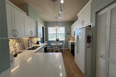 Condo in Pembroke Pines, Florida, 3 bedrooms  № 2041138 - photo 7