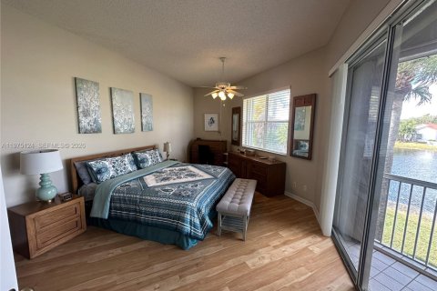 Condo in Pembroke Pines, Florida, 3 bedrooms  № 2041138 - photo 10