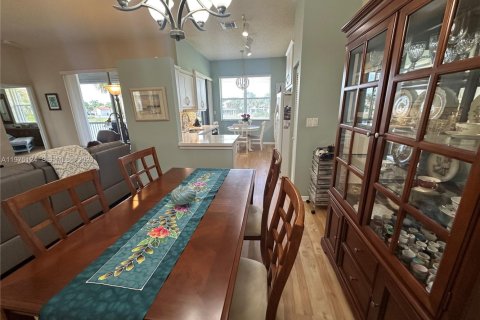 Condo in Pembroke Pines, Florida, 3 bedrooms  № 2041138 - photo 14