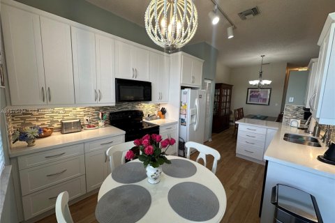 Condo in Pembroke Pines, Florida, 3 bedrooms  № 2041138 - photo 5