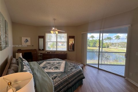 Condo in Pembroke Pines, Florida, 3 bedrooms  № 2041138 - photo 11