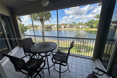 Condo in Pembroke Pines, Florida, 3 bedrooms  № 2041138 - photo 23