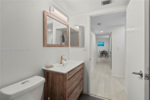 Condo in Aventura, Florida, 3 bedrooms  № 2010771 - photo 25