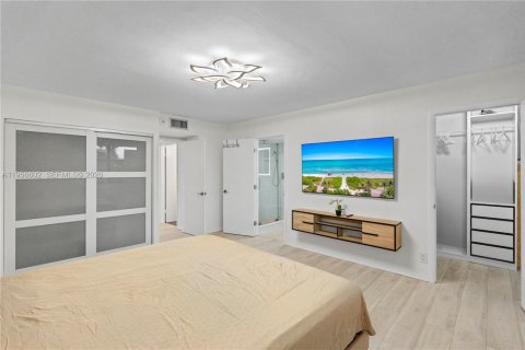 Condo in Aventura, Florida, 3 bedrooms  № 2010771 - photo 17