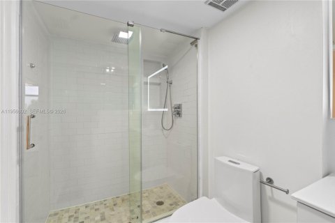 Condo in Aventura, Florida, 3 bedrooms  № 2010771 - photo 18