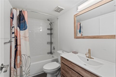 Condo in Aventura, Florida, 3 bedrooms  № 2010771 - photo 24