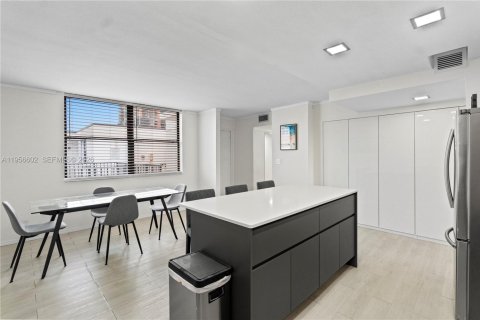 Condo in Aventura, Florida, 3 bedrooms  № 2010771 - photo 3
