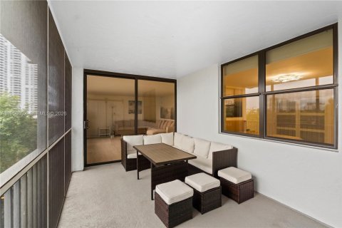 Condo in Aventura, Florida, 3 bedrooms  № 2010771 - photo 11