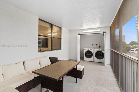 Condo in Aventura, Florida, 3 bedrooms  № 2010771 - photo 14
