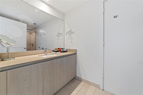 Снять в аренду кондоминиум в Холливуд, Флорида 2 спальни, 104.61м2, № 1958873 - фото 21