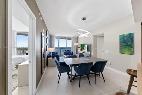 Снять в аренду кондоминиум в Холливуд, Флорида 2 спальни, 104.61м2, № 1958873 - фото 7