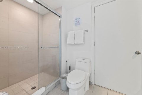 Снять в аренду кондоминиум в Холливуд, Флорида 2 спальни, 104.61м2, № 1958873 - фото 20