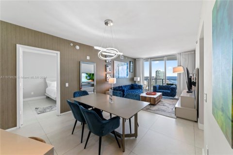 Снять в аренду кондоминиум в Холливуд, Флорида 2 спальни, 104.61м2, № 1958873 - фото 6