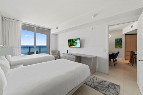 Снять в аренду кондоминиум в Холливуд, Флорида 2 спальни, 104.61м2, № 1958873 - фото 19