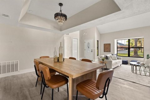 Villa ou maison à louer à Deltona, Floride: 4 chambres, 191.56 m2 № 2424357 - photo 11