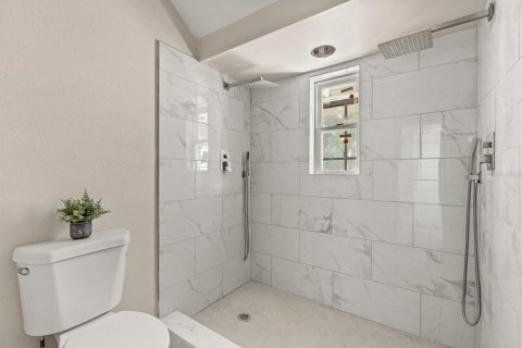 Villa ou maison à louer à Deltona, Floride: 4 chambres, 191.56 m2 № 2424357 - photo 18