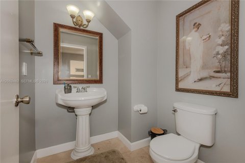 House in Coconut Creek, Florida 4 bedrooms, 204.01 sq.m. № 2066328 - photo 17