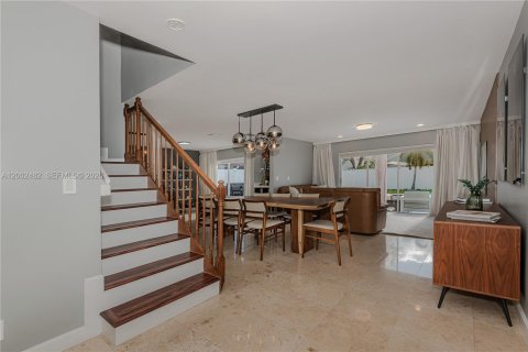 House in Coconut Creek, Florida 4 bedrooms, 204.01 sq.m. № 2066328 - photo 11