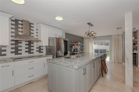 House in Coconut Creek, Florida 4 bedrooms, 204.01 sq.m. № 2066328 - photo 3