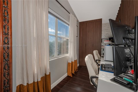 House in Coconut Creek, Florida 4 bedrooms, 204.01 sq.m. № 2066328 - photo 29