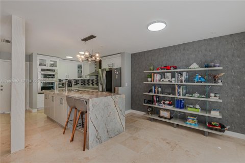 House in Coconut Creek, Florida 4 bedrooms, 204.01 sq.m. № 2066328 - photo 7