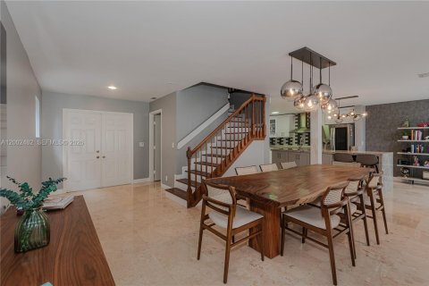 House in Coconut Creek, Florida 4 bedrooms, 204.01 sq.m. № 2066328 - photo 8